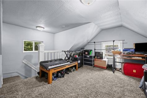 761 Carlysle Street Akron OH 44310