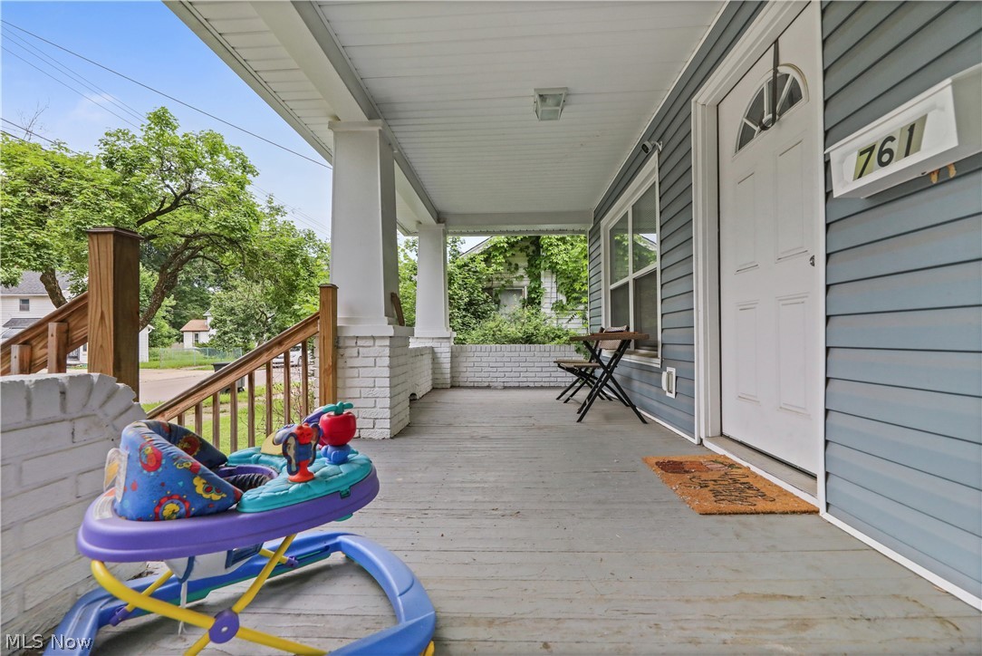 761 Carlysle Street Akron OH 44310