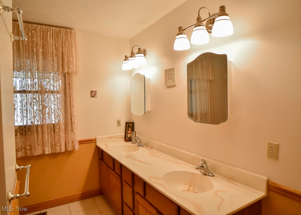 11660 Tall Pines Drive Chardon OH 44024