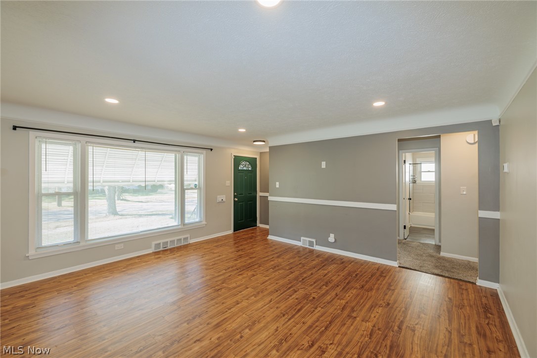 4245 Feiner Drive Cleveland OH 44122