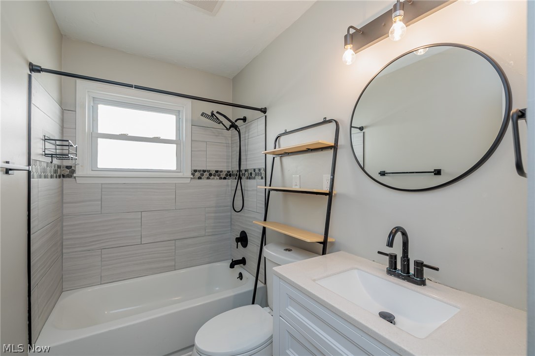 4245 Feiner Drive Cleveland OH 44122