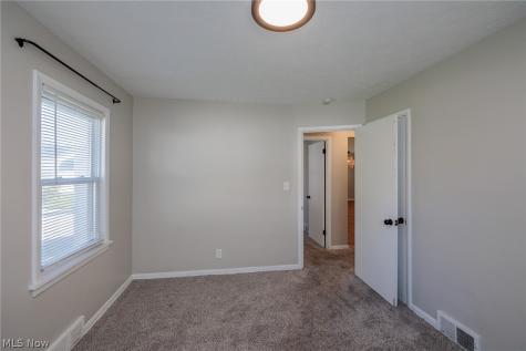 4245 Feiner Drive Cleveland OH 44122