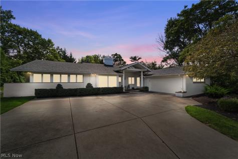 24690 Shaker Boulevard Beachwood OH 44122