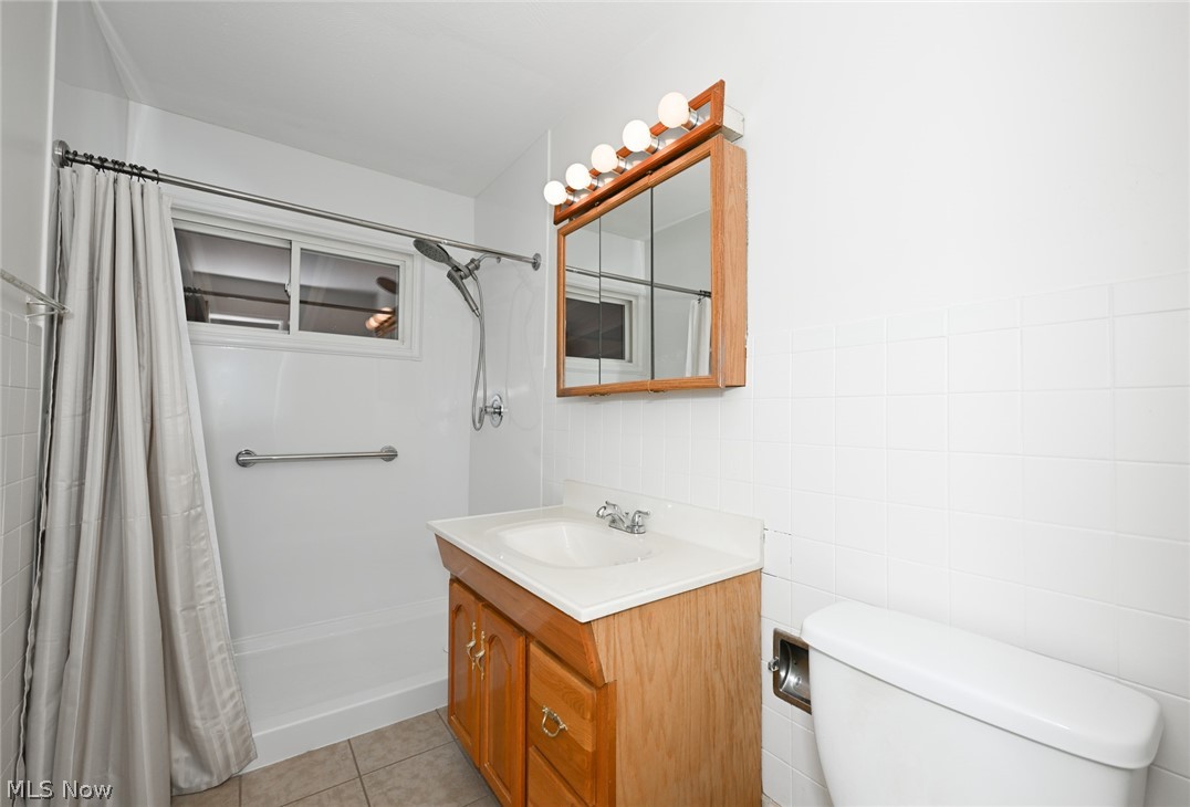 6369 Eldridge Boulevard Bedford Heights OH 44146