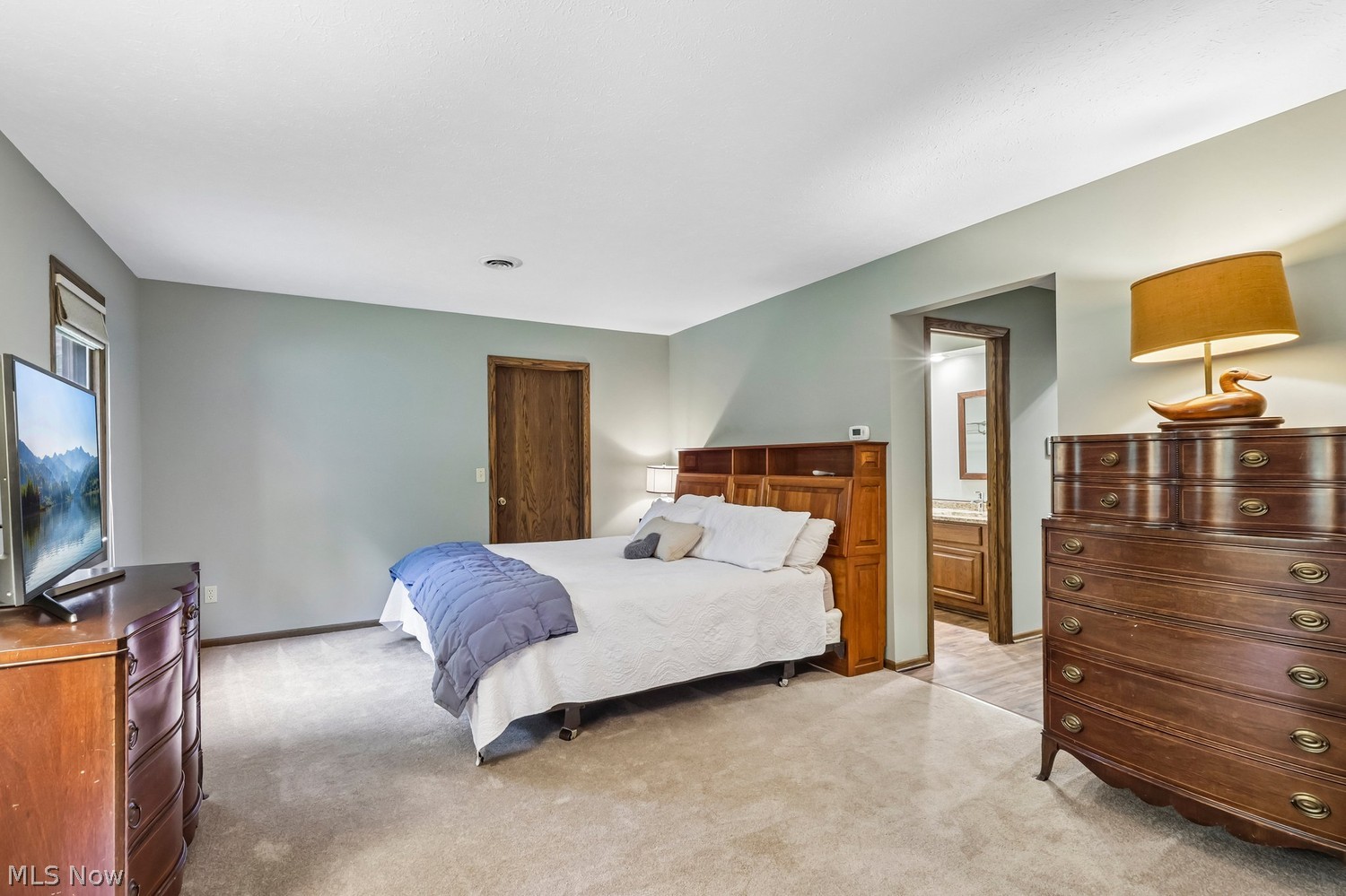 18876 Rivers Edge Drive W Chagrin Falls OH 44023