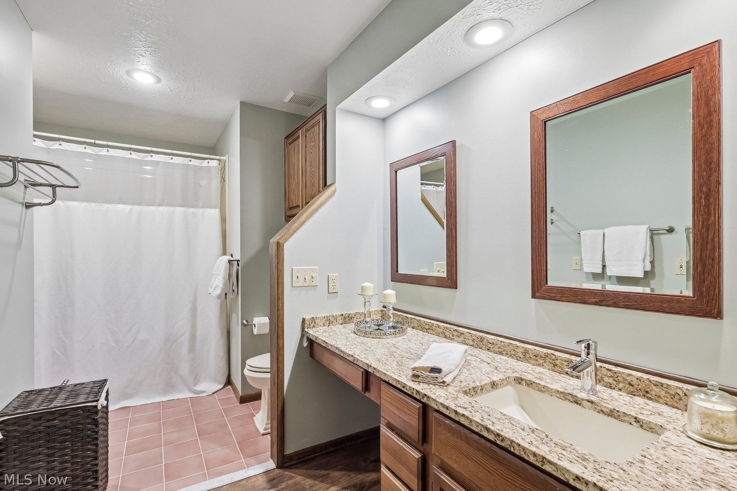 18876 Rivers Edge Drive W Chagrin Falls OH 44023