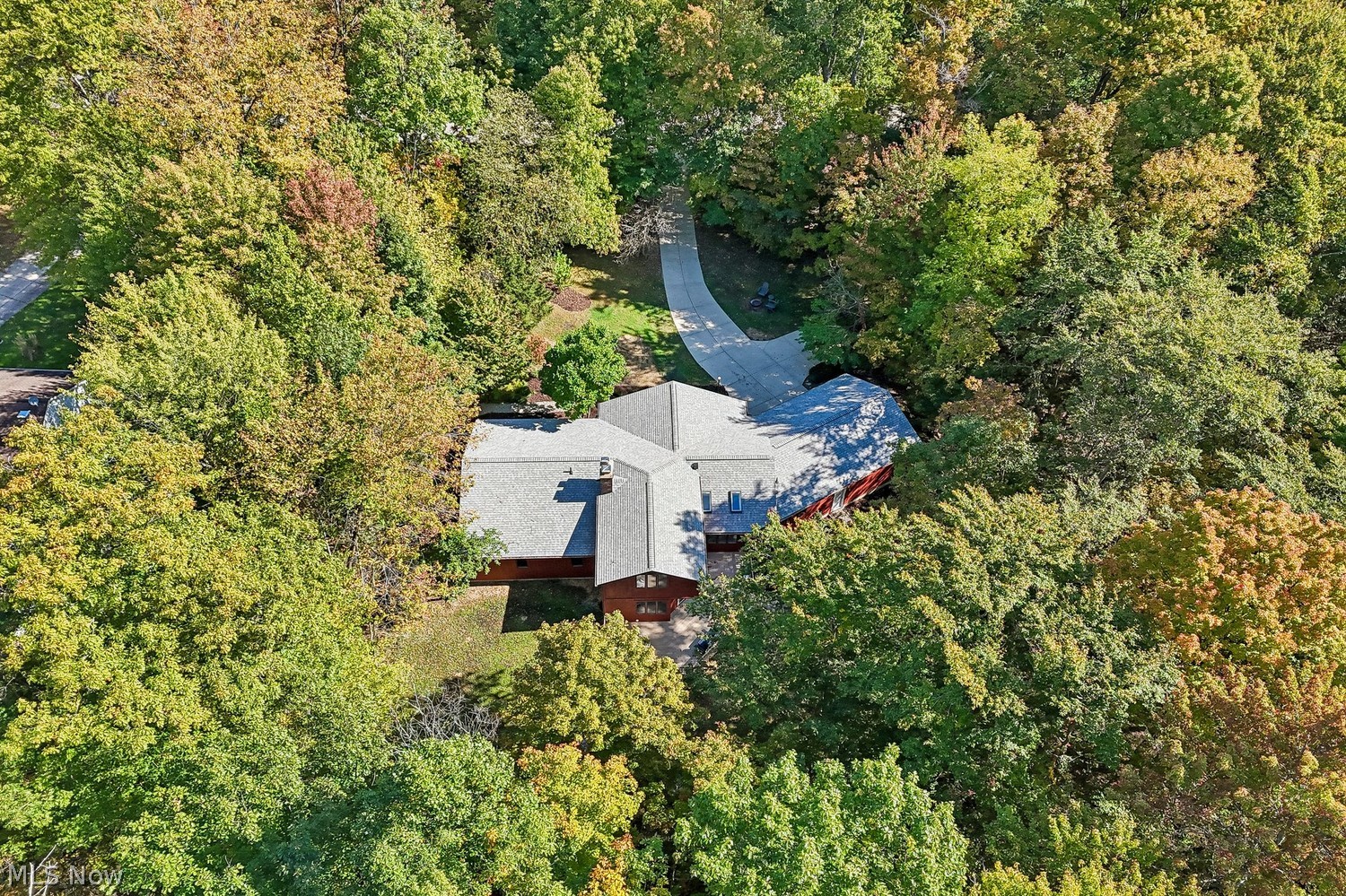 18876 Rivers Edge Drive W Chagrin Falls OH 44023
