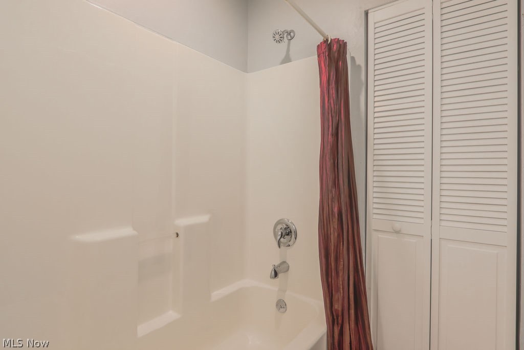 6429 Russia Road South Amherst OH 44001