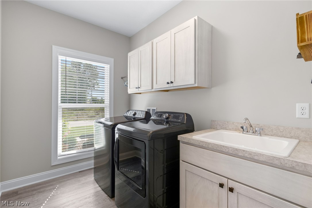2487 Ledgestone Drive NW Uniontown OH 44685