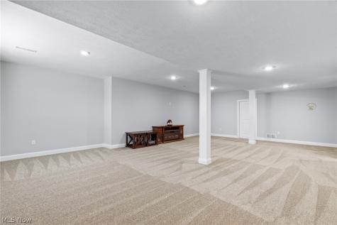 2487 Ledgestone Drive NW Uniontown OH 44685