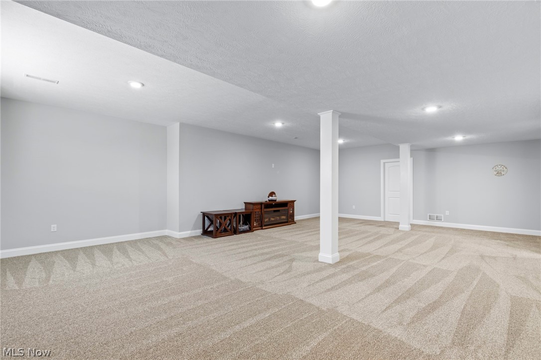 2487 Ledgestone Drive NW Uniontown OH 44685