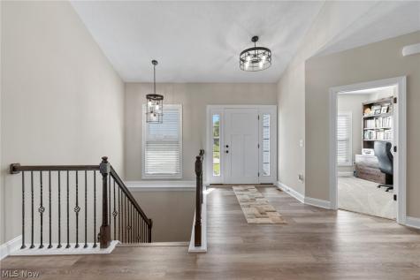 2487 Ledgestone Drive NW Uniontown OH 44685
