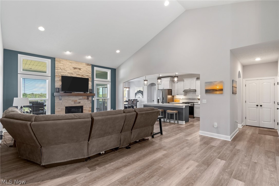 2487 Ledgestone Drive NW Uniontown OH 44685