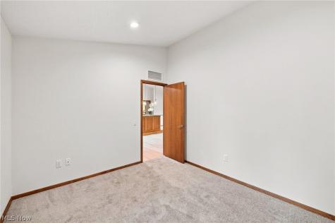33133 Sandpiper Court North Ridgeville OH 44039
