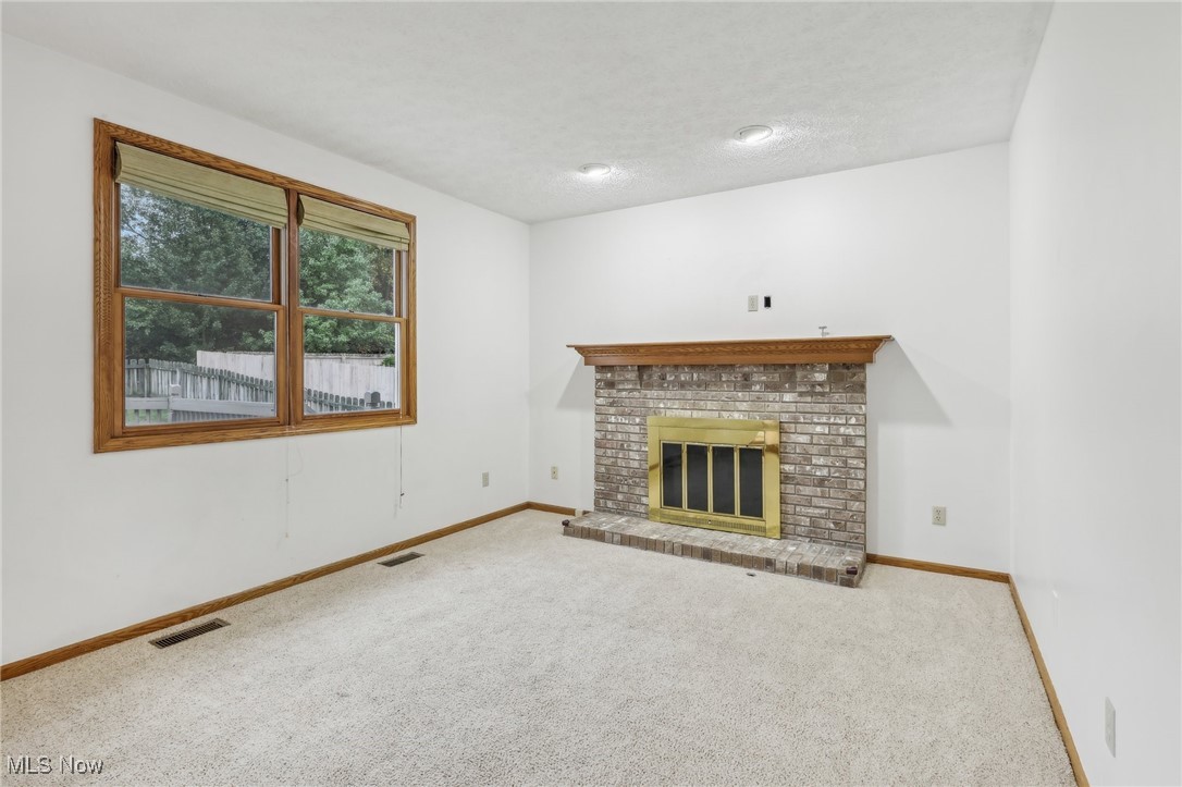 547 Picadilly Circle Akron OH 44319