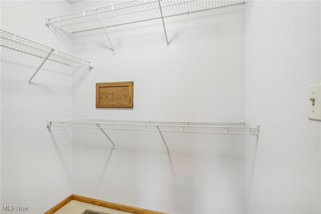 547 Picadilly Circle Akron OH 44319