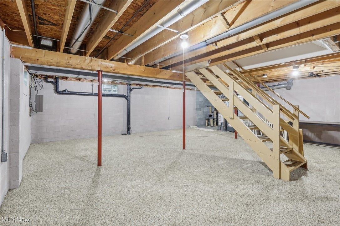 547 Picadilly Circle Akron OH 44319