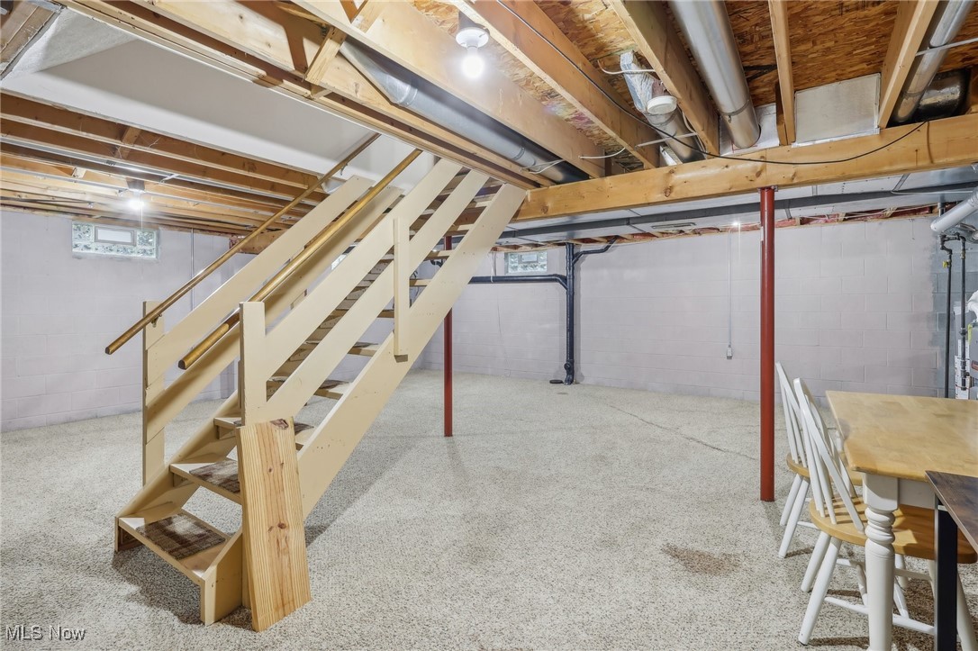 547 Picadilly Circle Akron OH 44319