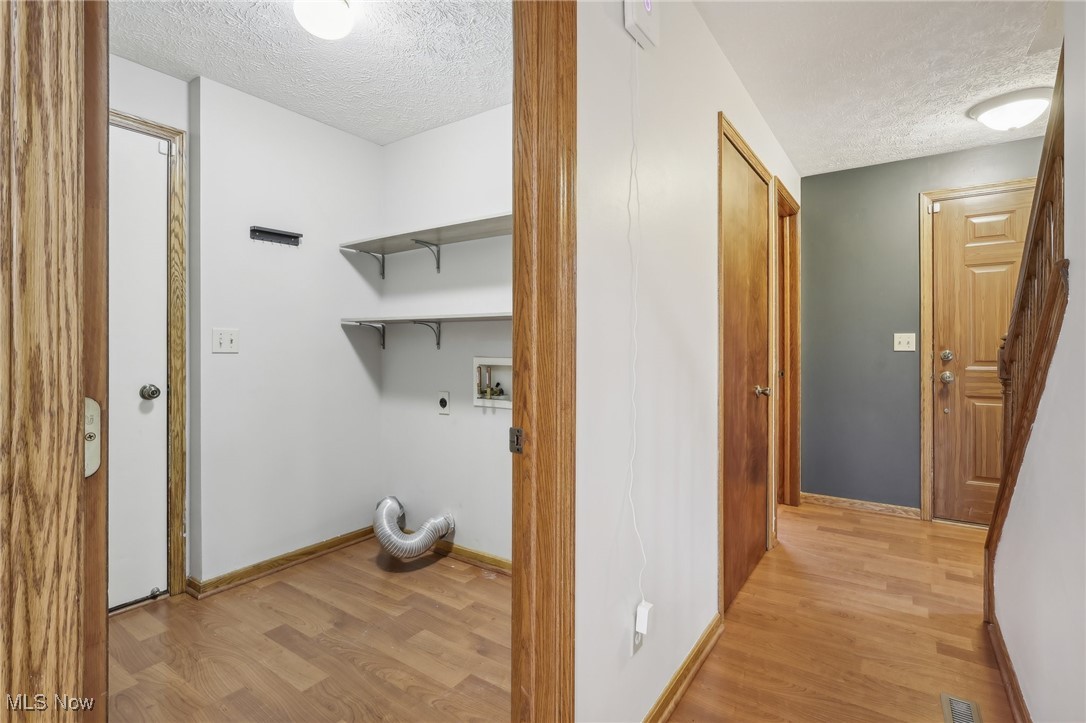 547 Picadilly Circle Akron OH 44319