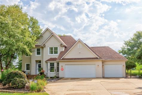 4456 Maplegrove Avenue Louisville OH 44641