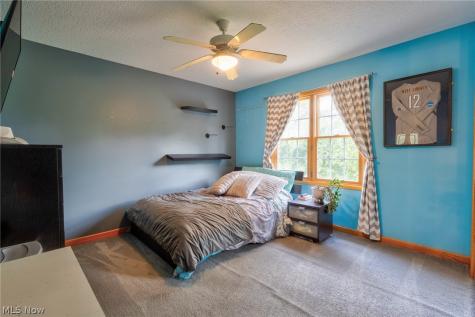 4456 Maplegrove Avenue Louisville OH 44641
