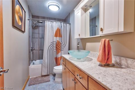 4456 Maplegrove Avenue Louisville OH 44641