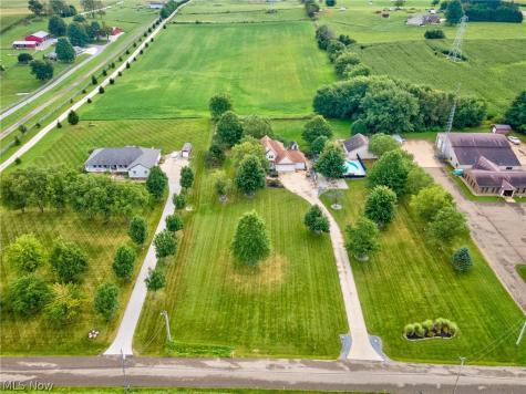 4456 Maplegrove Avenue Louisville OH 44641