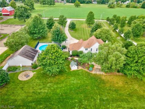 4456 Maplegrove Avenue Louisville OH 44641