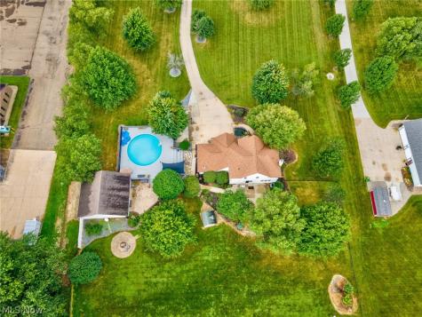 4456 Maplegrove Avenue Louisville OH 44641