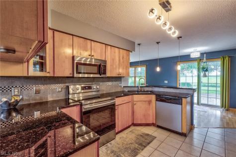 4456 Maplegrove Avenue Louisville OH 44641