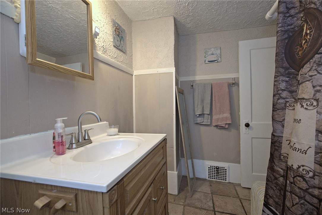 1375 Hart Street Akron OH 44306