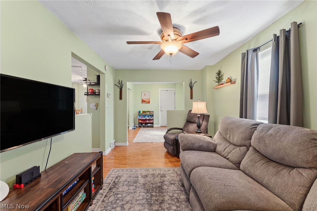 3813 Buechner Avenue Cleveland OH 44109