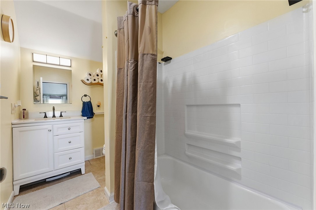 3813 Buechner Avenue Cleveland OH 44109