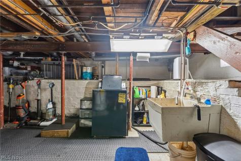 3813 Buechner Avenue Cleveland OH 44109