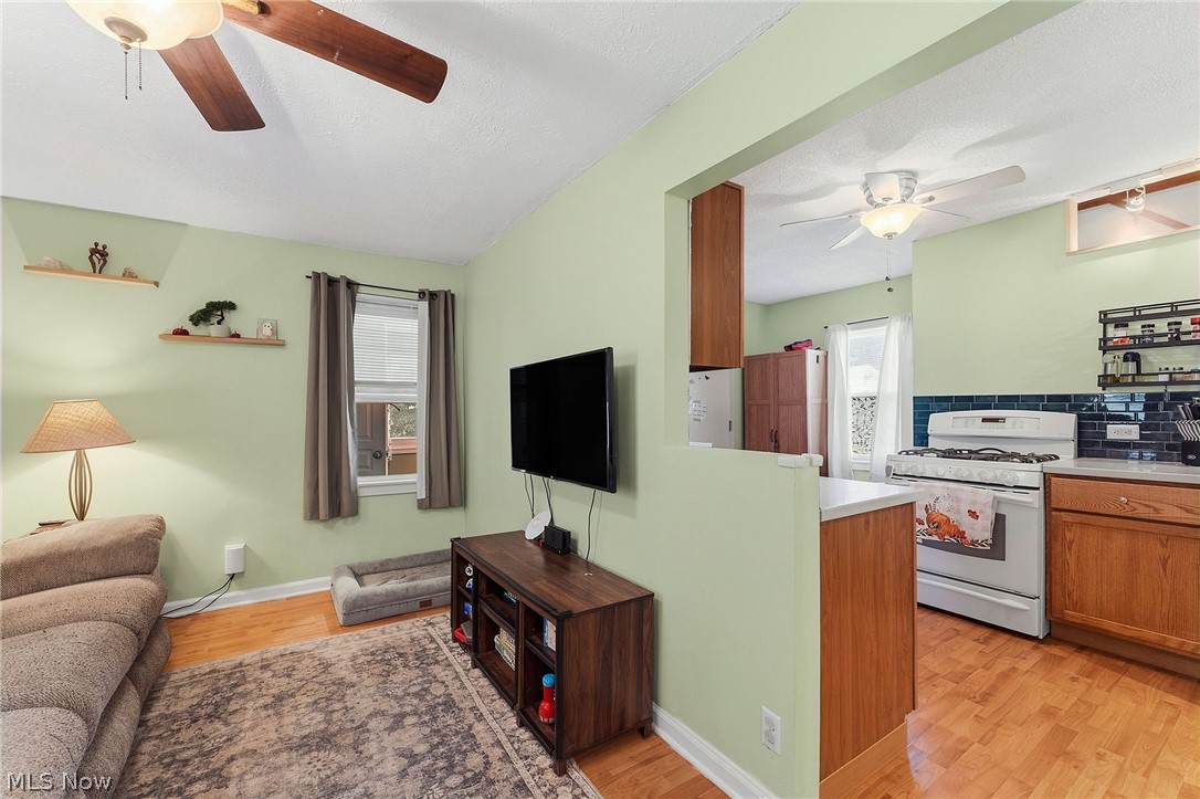 3813 Buechner Avenue Cleveland OH 44109