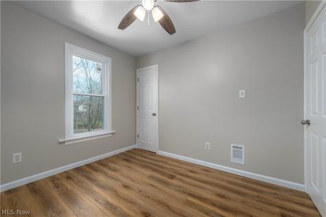 828 W 11th Street Lorain OH 44052