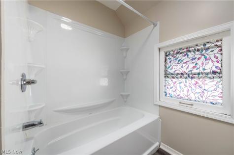 828 W 11th Street Lorain OH 44052
