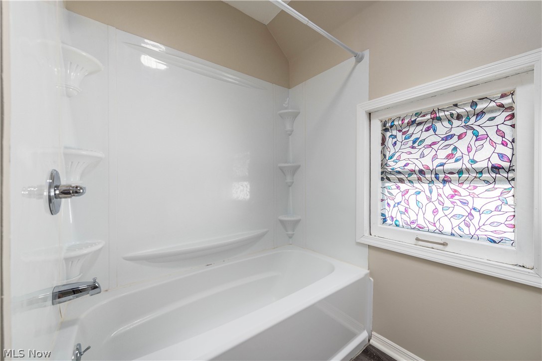 828 W 11th Street Lorain OH 44052