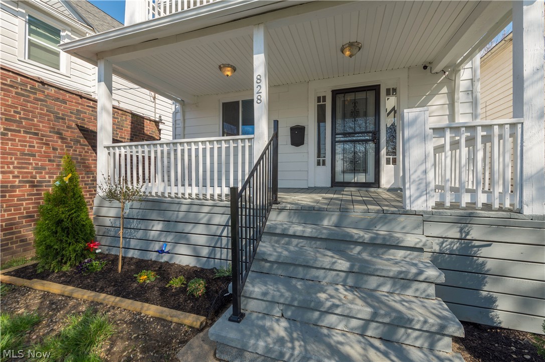 828 W 11th Street Lorain OH 44052
