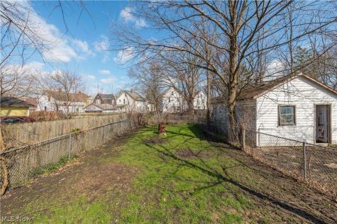 828 W 11th Street Lorain OH 44052