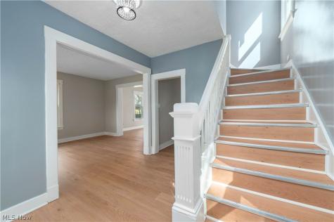 828 W 11th Street Lorain OH 44052