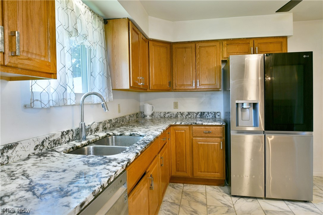 3046 Lynwood Drive NW Warren OH 44485