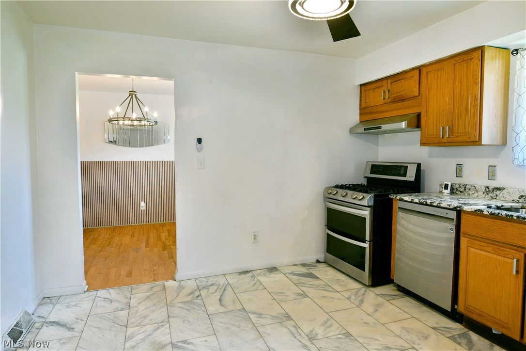 3046 Lynwood Drive NW Warren OH 44485