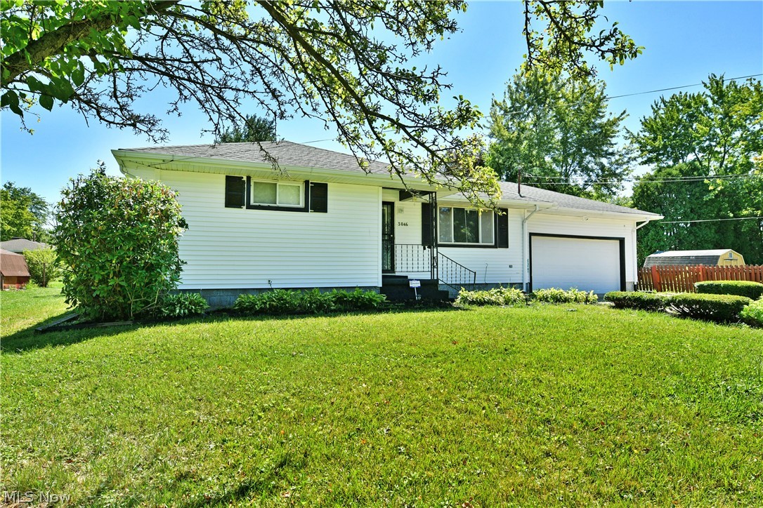 3046 Lynwood Drive NW Warren OH 44485