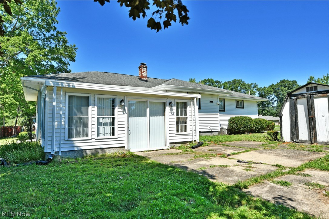 3046 Lynwood Drive NW Warren OH 44485