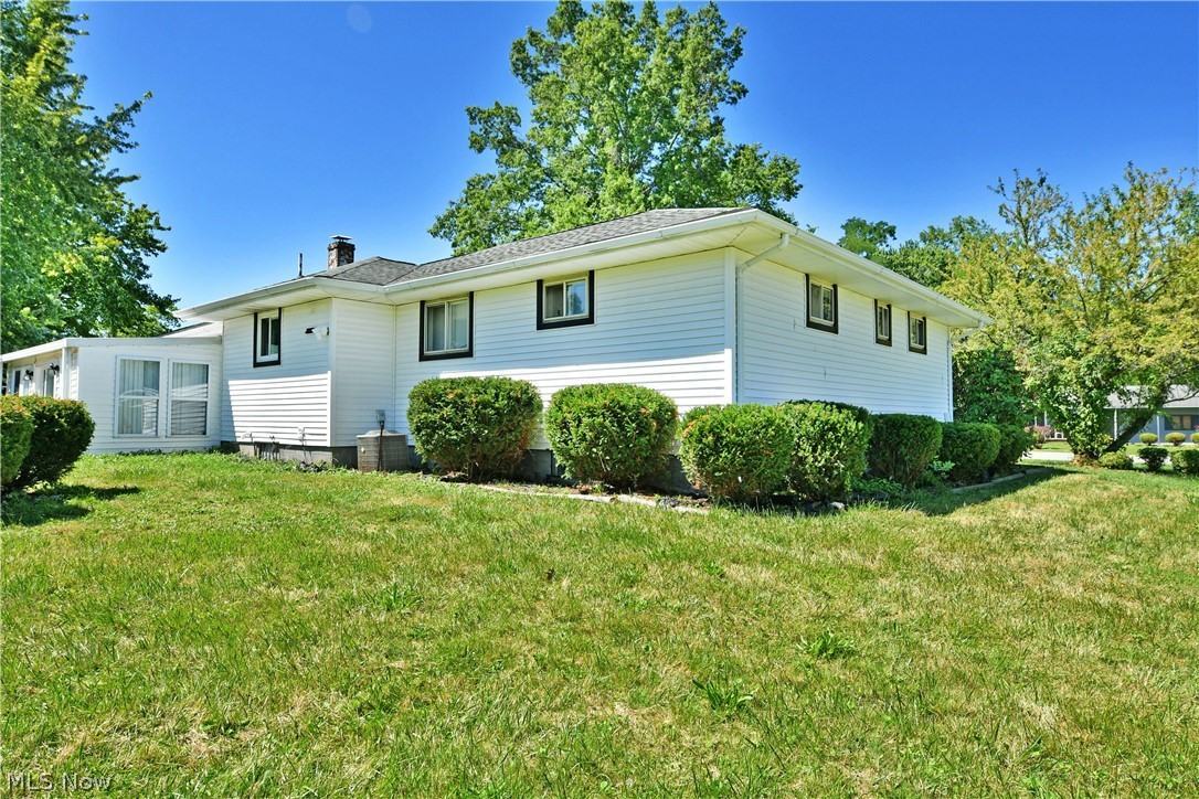 3046 Lynwood Drive NW Warren OH 44485