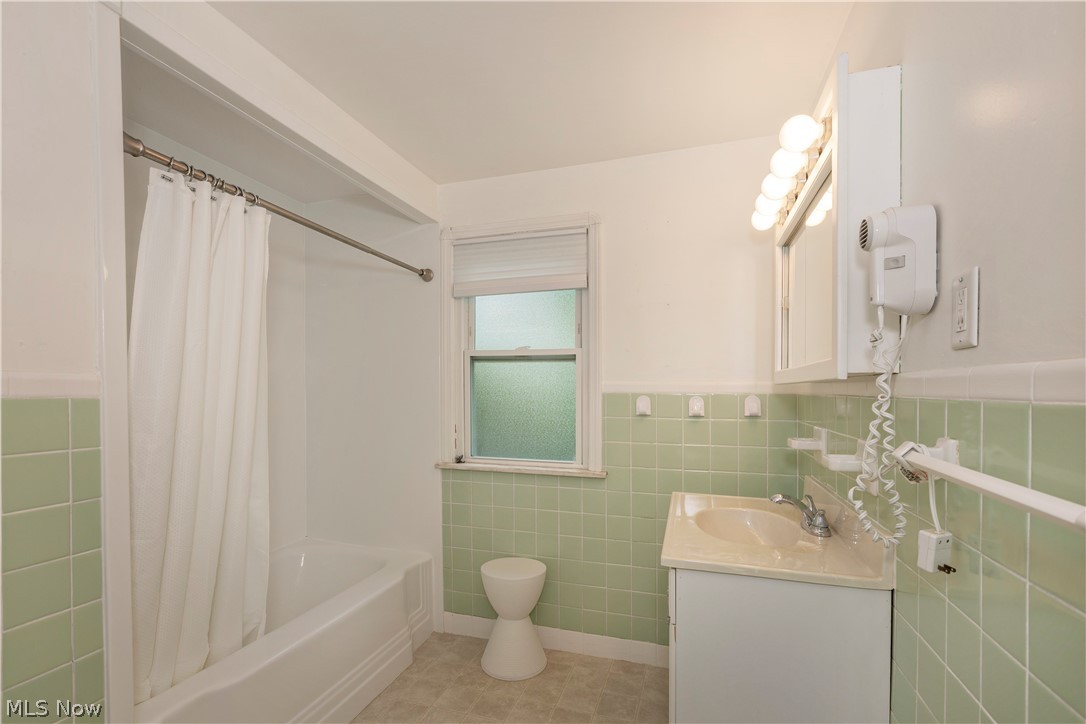 4810 Westbourne Road Lyndhurst OH 44124