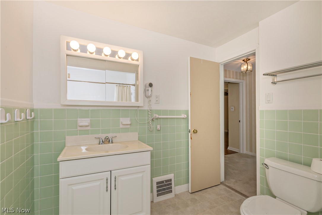 4810 Westbourne Road Lyndhurst OH 44124