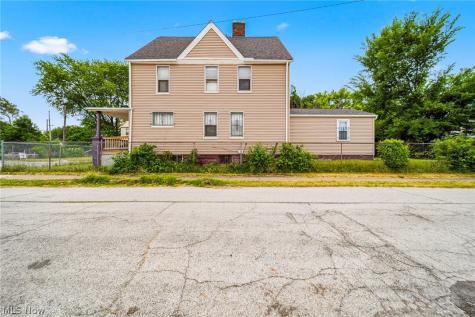 1532 E 78th Street Cleveland OH 44103