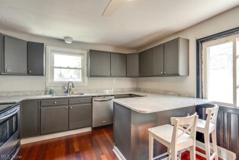 87 Hawthorne Avenue Akron OH 44303